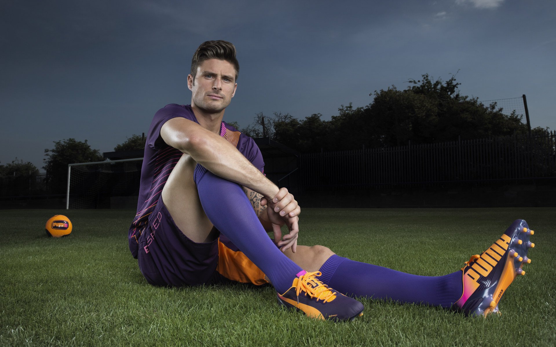 哈兰德挑战姆巴佩，金靴之争白热化。，哈兰德pk姆巴佩